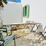 Paros Front House Semesterbostad Naousa
