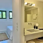 Semesterbostad Paros Front House