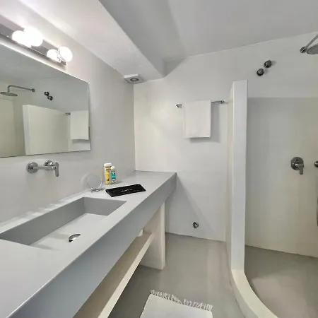 Paros Front House 度假居 纳乌萨