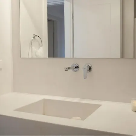 Paros Front House 度假居