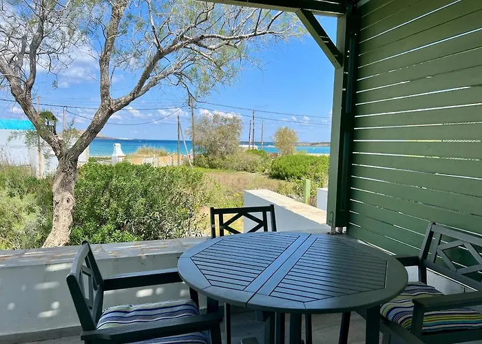 Casa de Férias Paros Front House