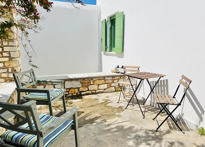 Paros Front House * Naousa