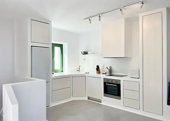 Casa de Férias Paros Front House